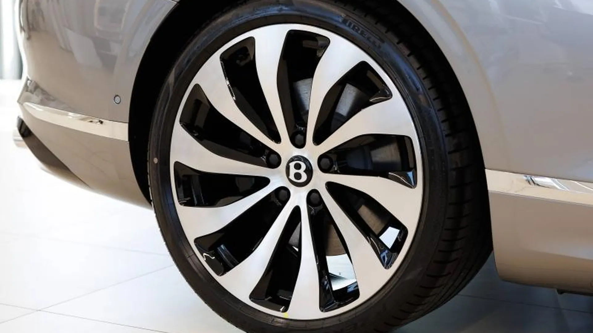 Bentley CONTINENTAL GT AZURE — photo 10