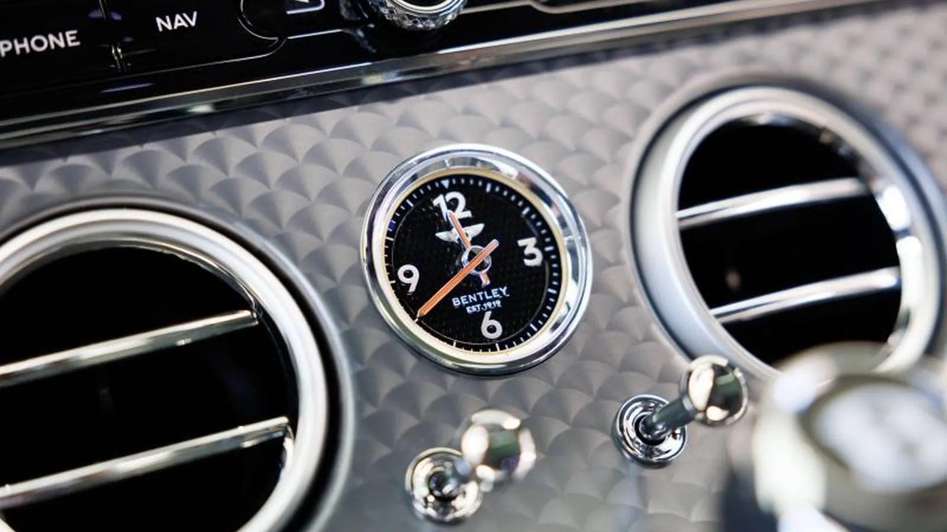 Bentley CONTINENTAL GT AZURE — photo 34
