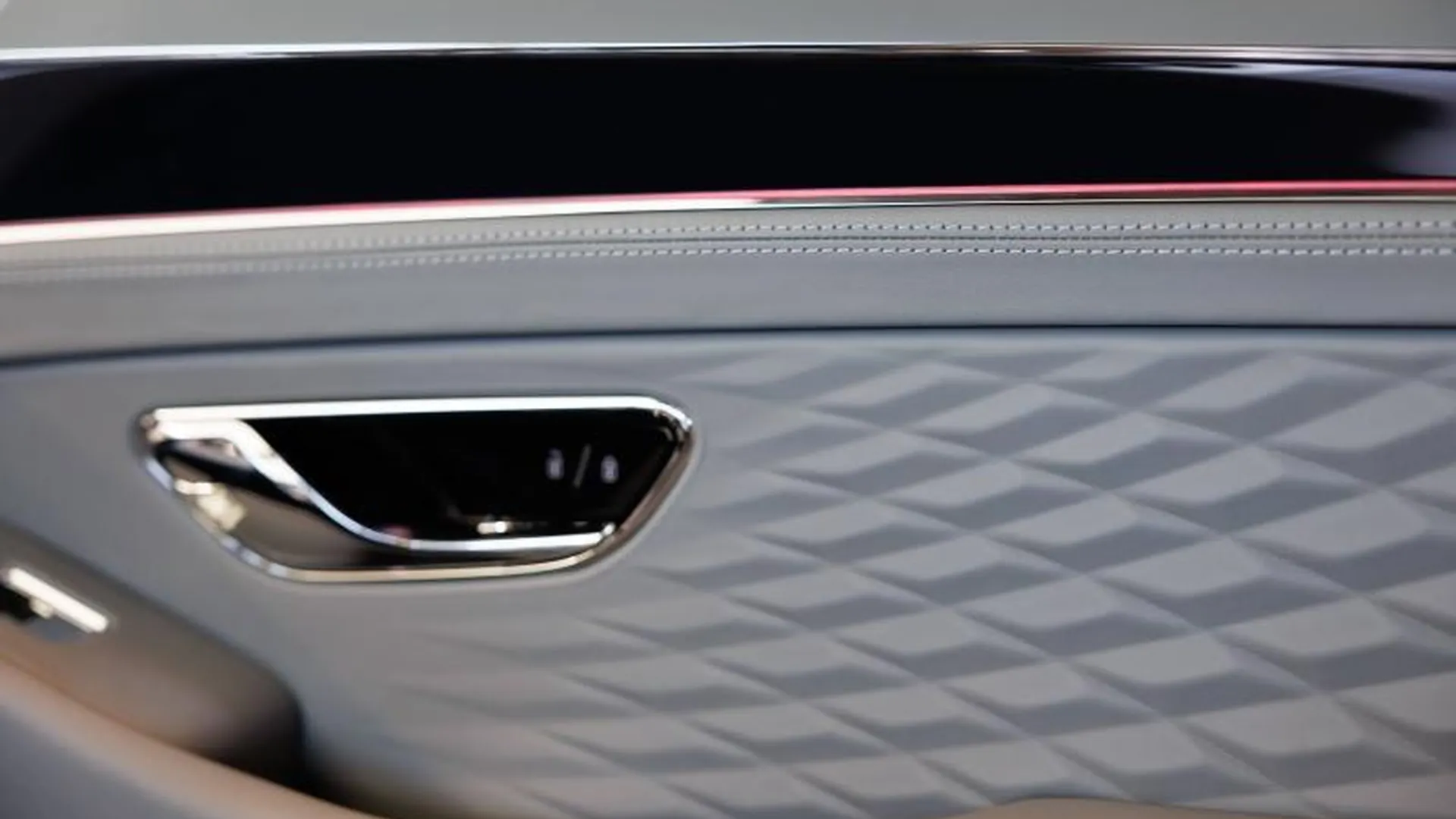 Bentley CONTINENTAL GT AZURE — photo 26