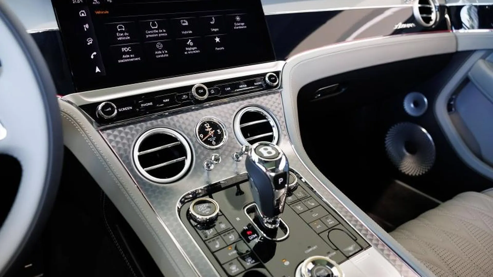 Bentley CONTINENTAL GT AZURE — photo 37