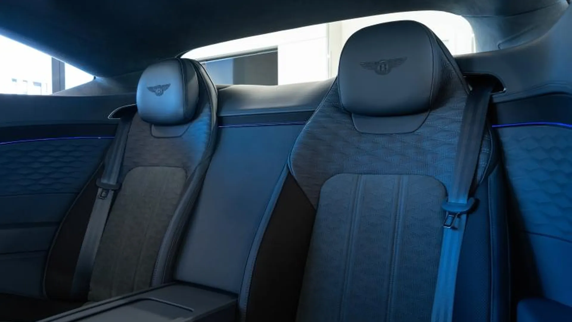 Bentley CONTINENTAL GT V8 HYBRID S — photo 21