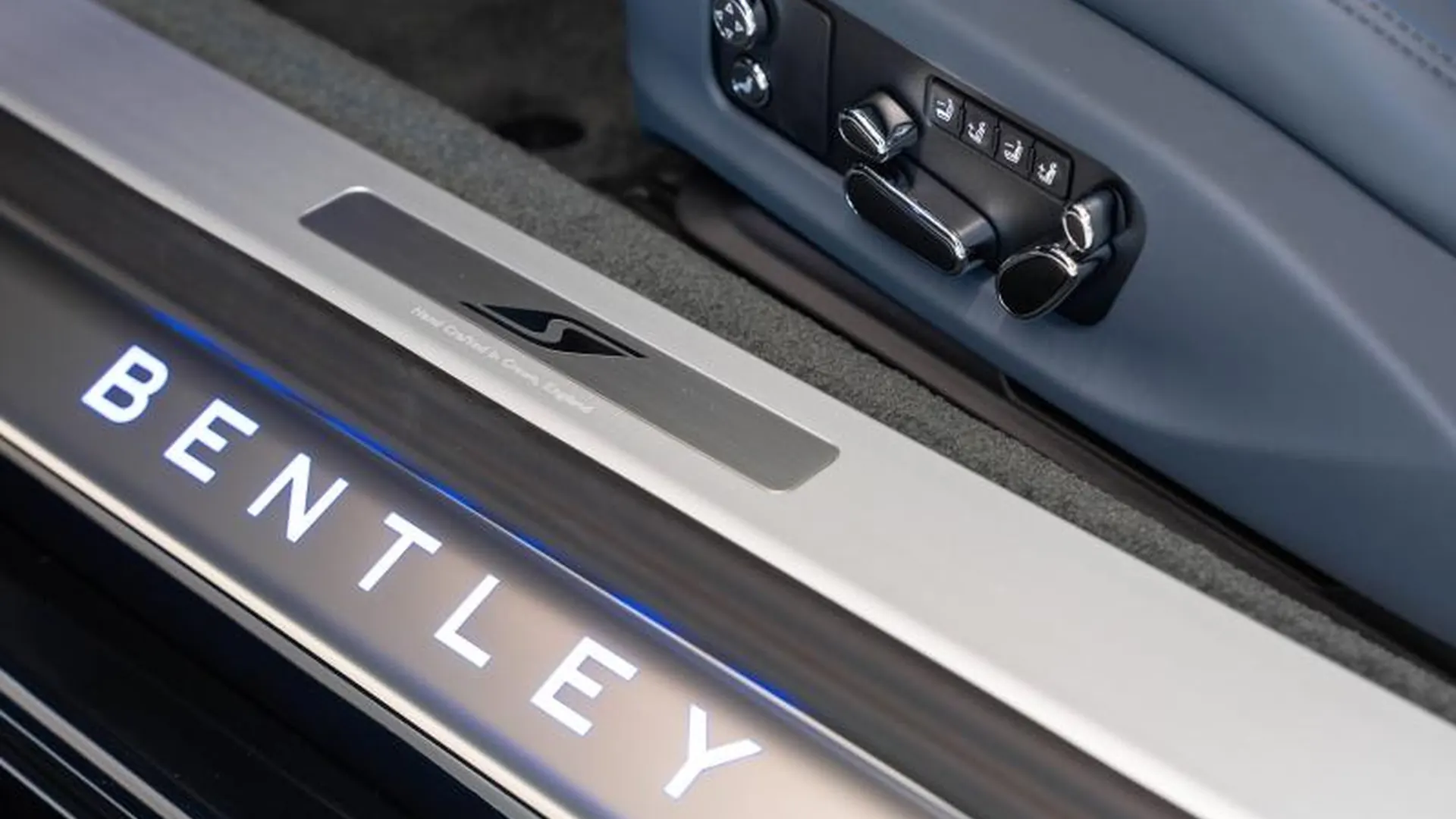 Bentley CONTINENTAL GT V8 HYBRID S — photo 16