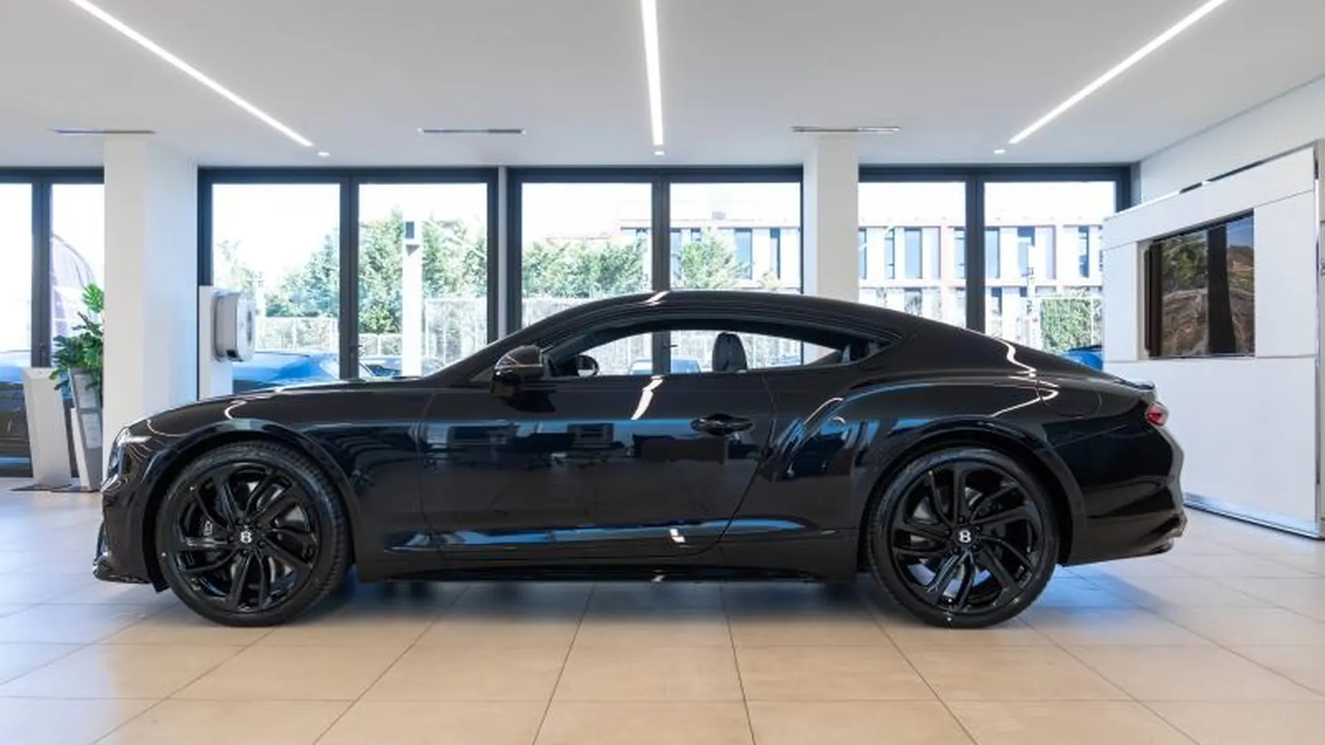 Bentley CONTINENTAL GT V8 HYBRID S — photo 3