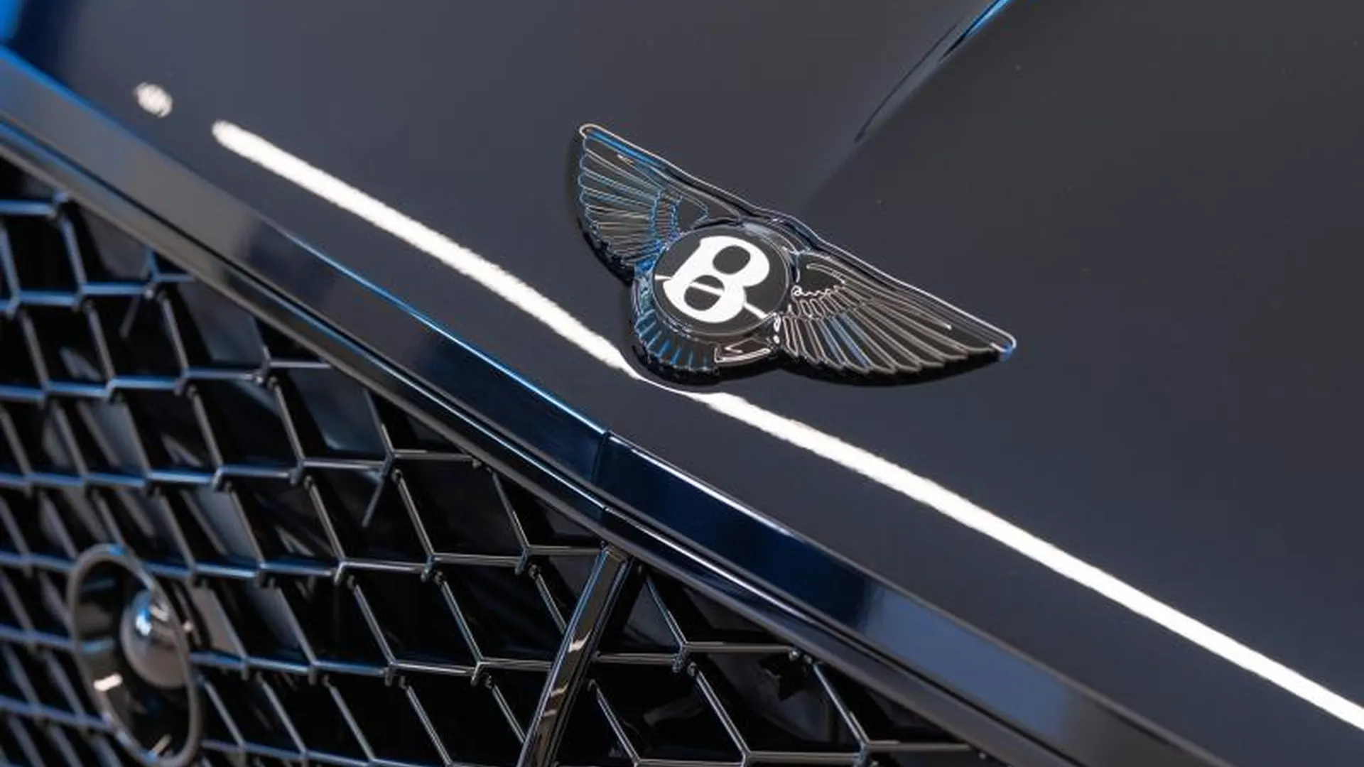 Bentley CONTINENTAL GT V8 HYBRID S — photo 28