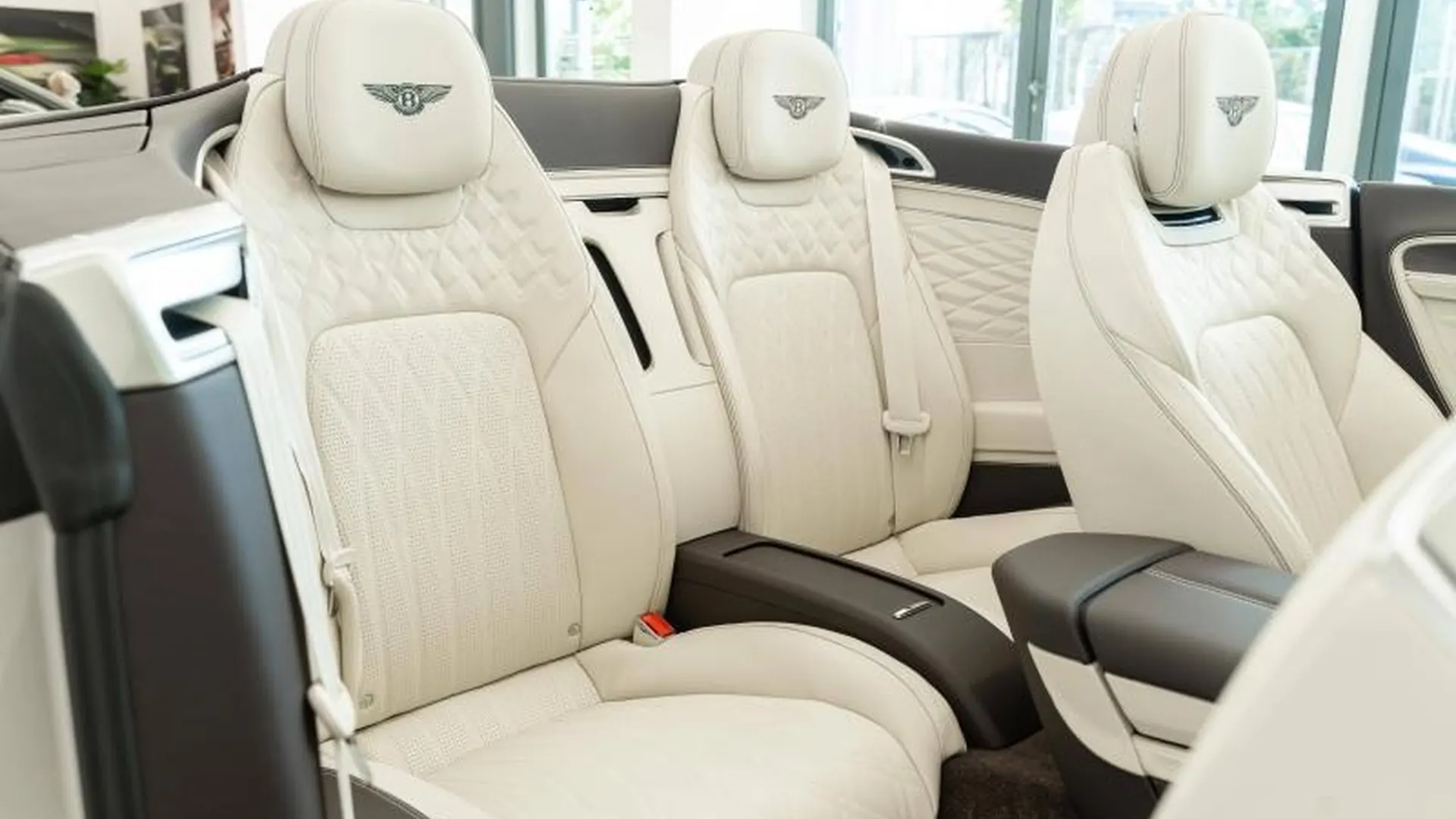 Bentley CONTINENTAL GT CABRIOLET — photo 11