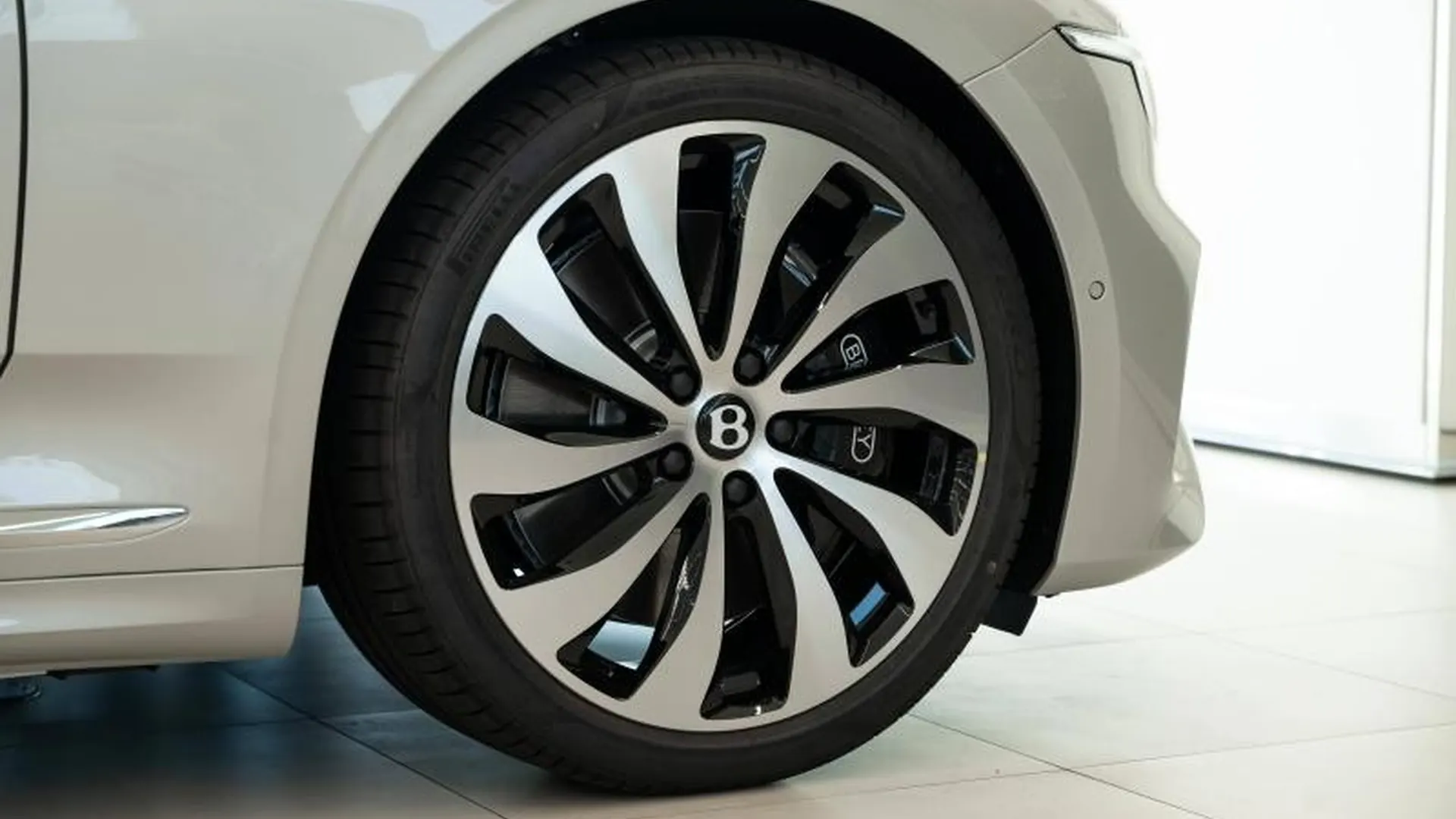Bentley CONTINENTAL GT CABRIOLET — photo 10