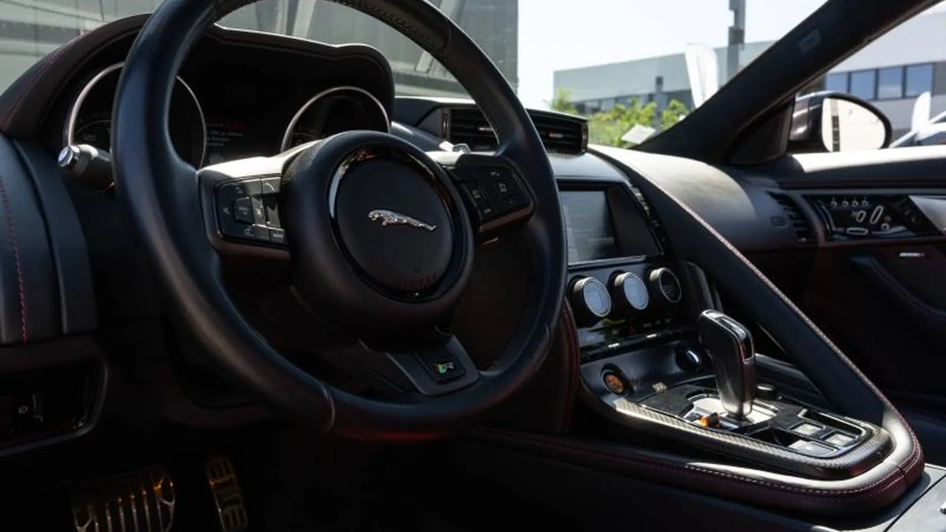 Jaguar F-Type — photo 11