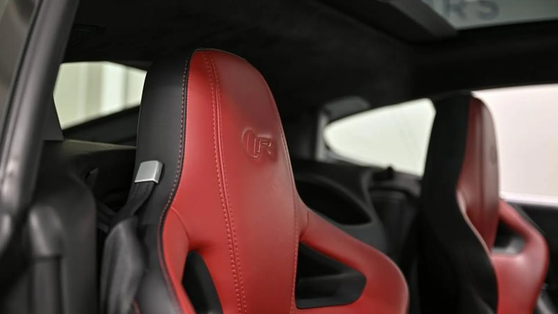 Jaguar F-Type Coupe — photo 18