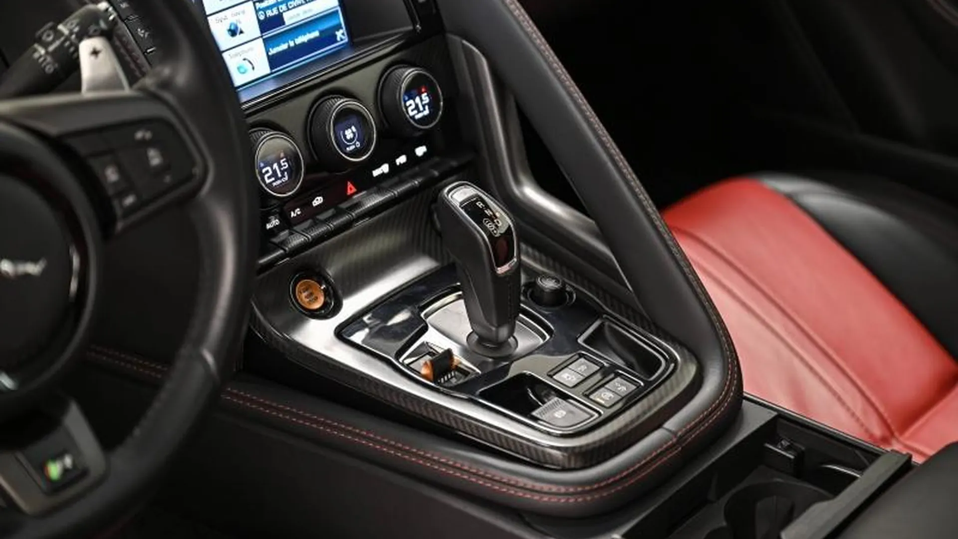 Jaguar F-Type Coupe — photo 25
