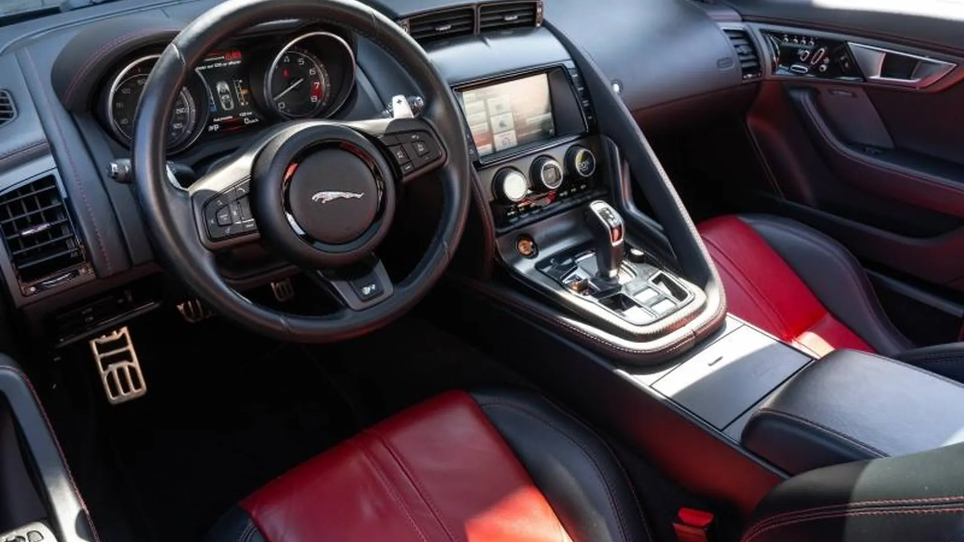 Jaguar F-Type — photo 7