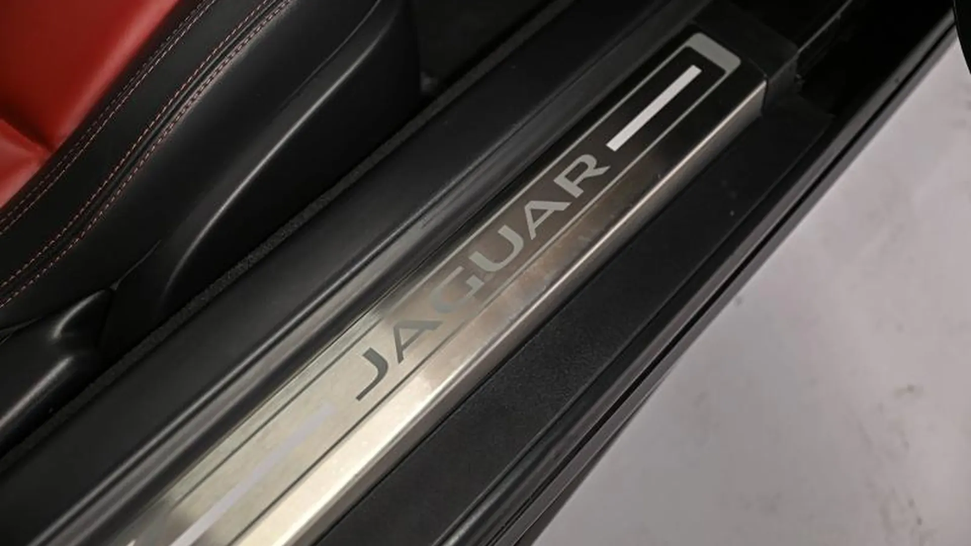 Jaguar F-Type Coupe — photo 21