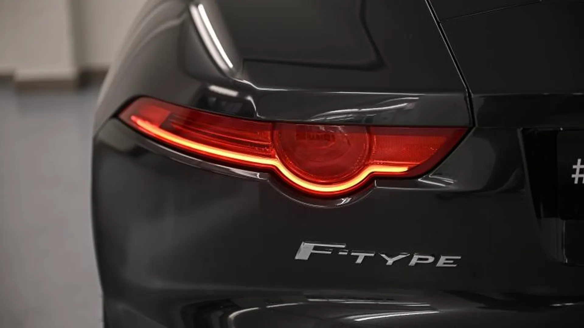 Jaguar F-Type Coupe — photo 9