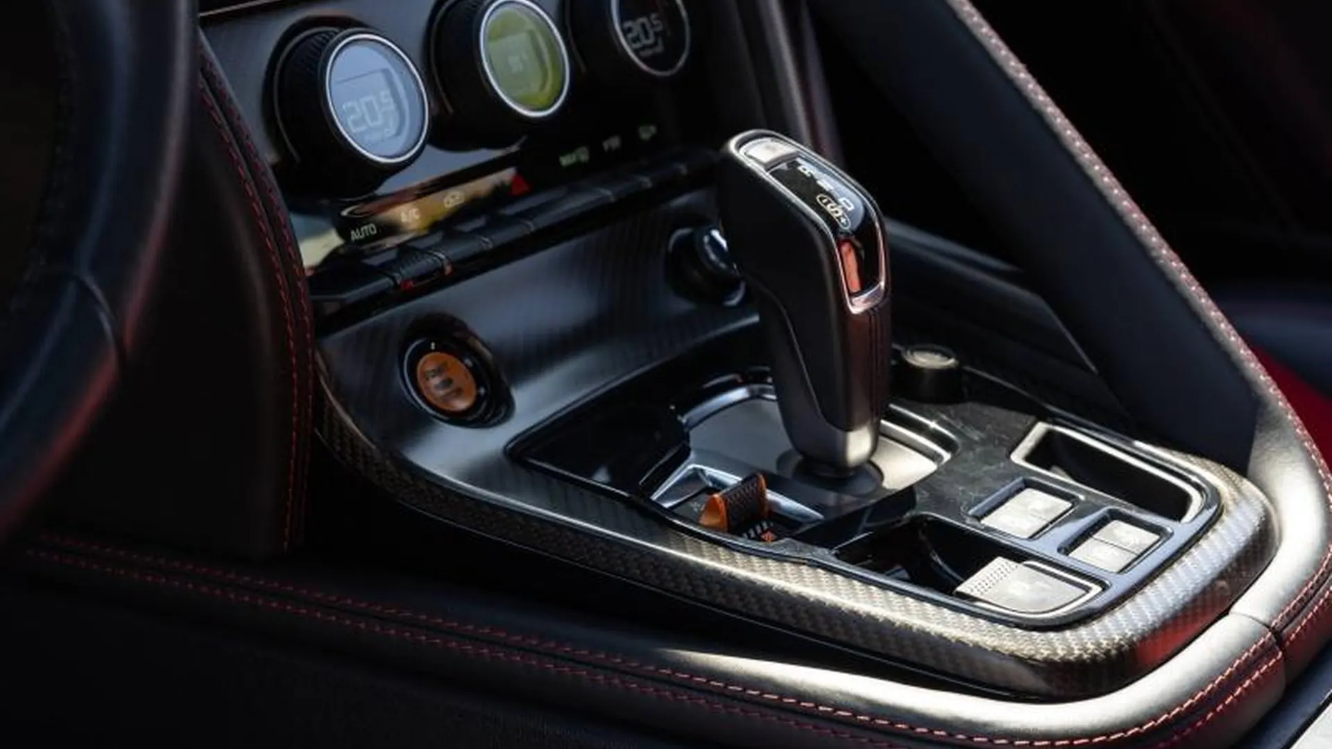 Jaguar F-Type — photo 25