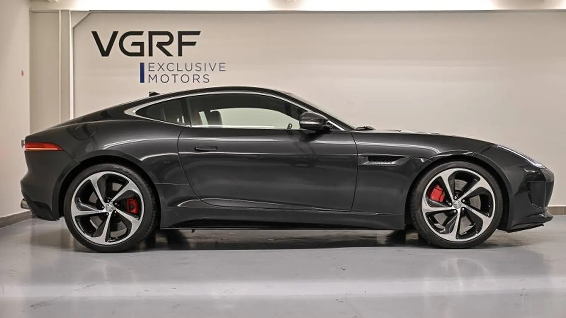 Jaguar F-Type Coupe — photo 2
