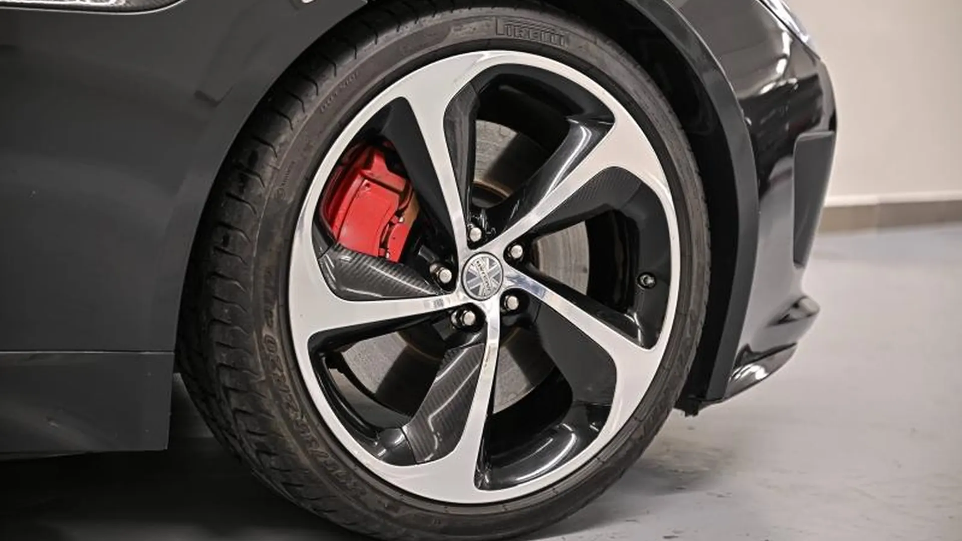 Jaguar F-Type Coupe — photo 12