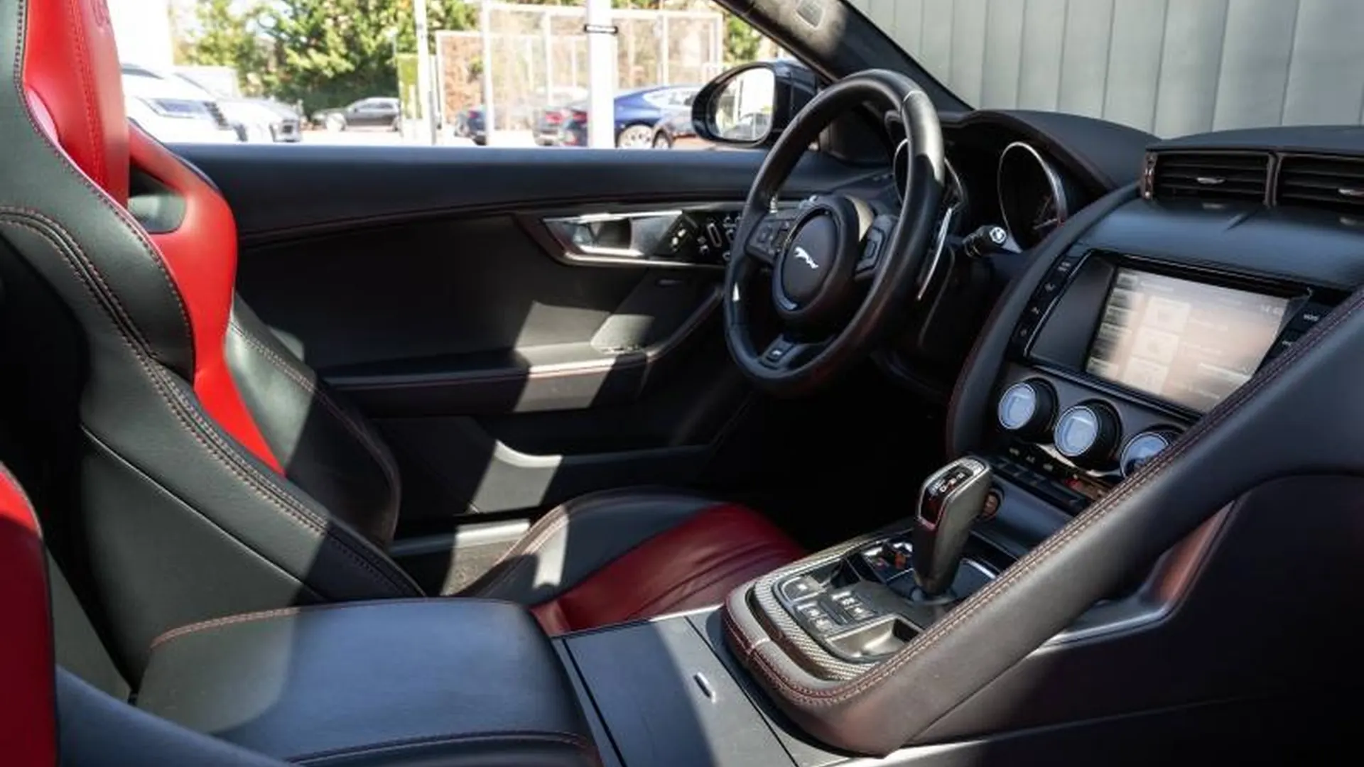 Jaguar F-Type — photo 8