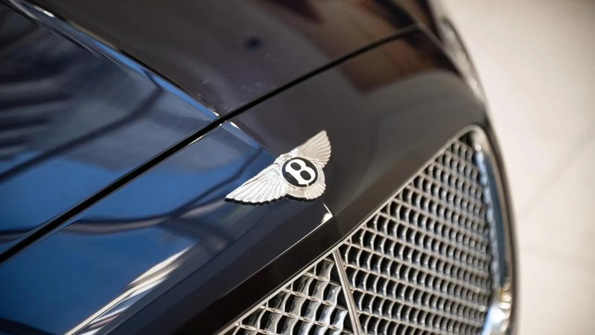 Bentley Continental GT — photo 12