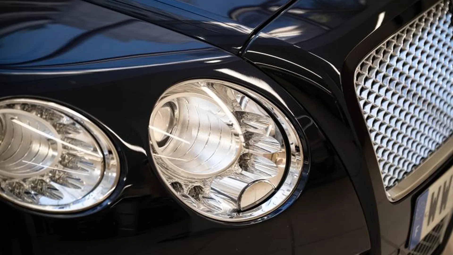 Bentley Continental GT — photo 11