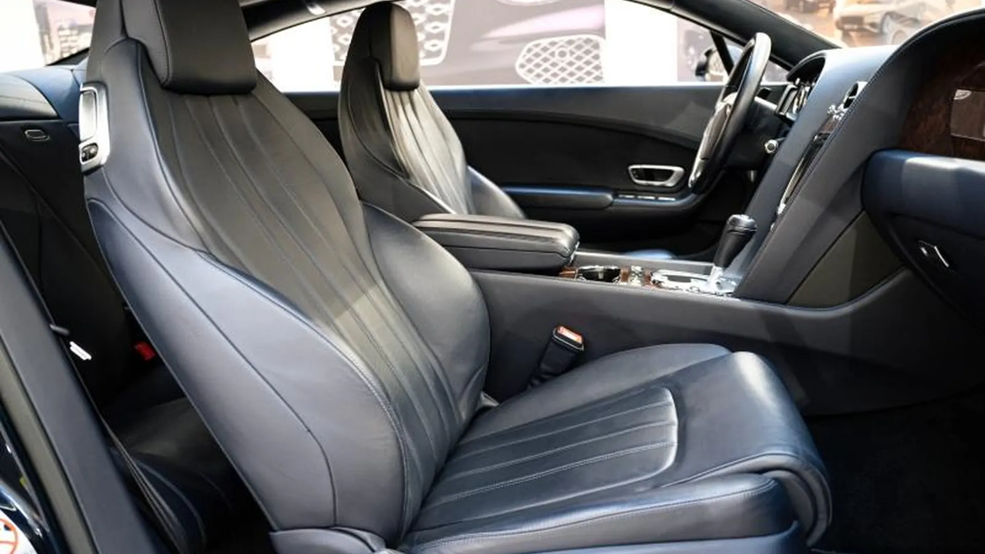 Bentley Continental GT — photo 15