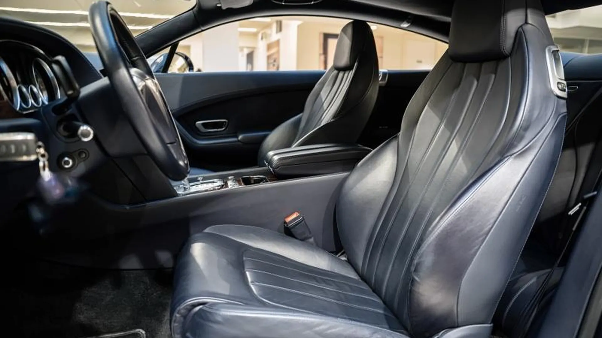 Bentley Continental GT — photo 20