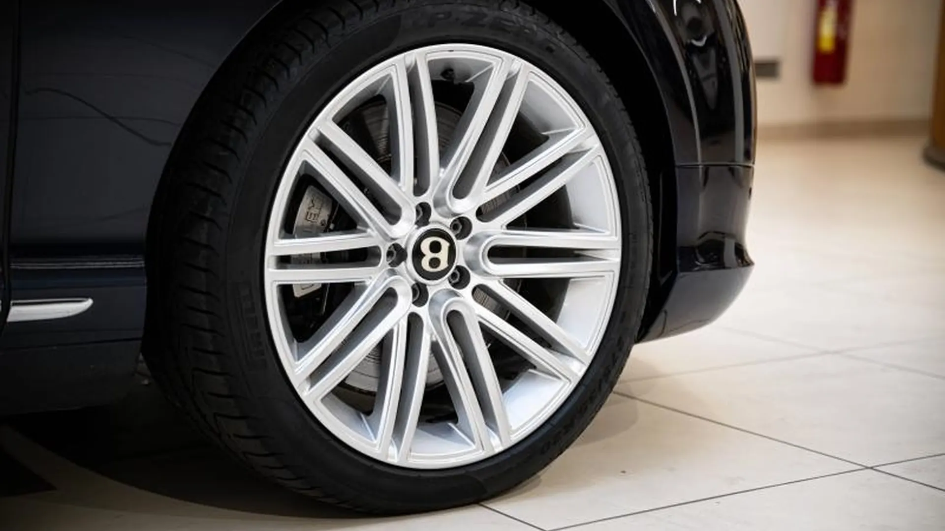 Bentley Continental GT — photo 9