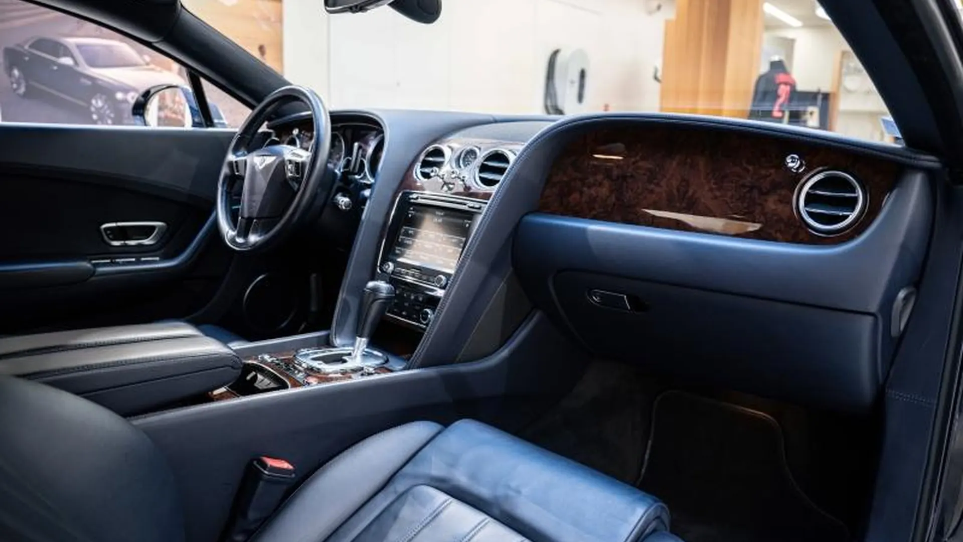 Bentley Continental GT — photo 14