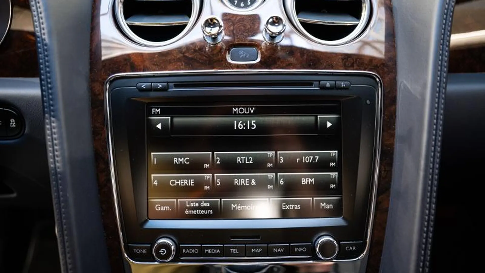 Bentley Continental GT — photo 27