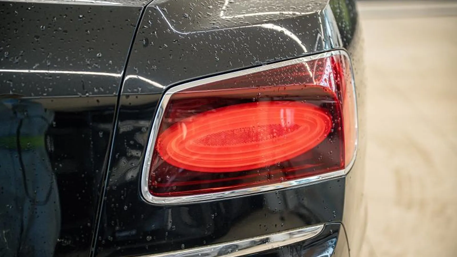 Bentley Flying Spur — photo 7