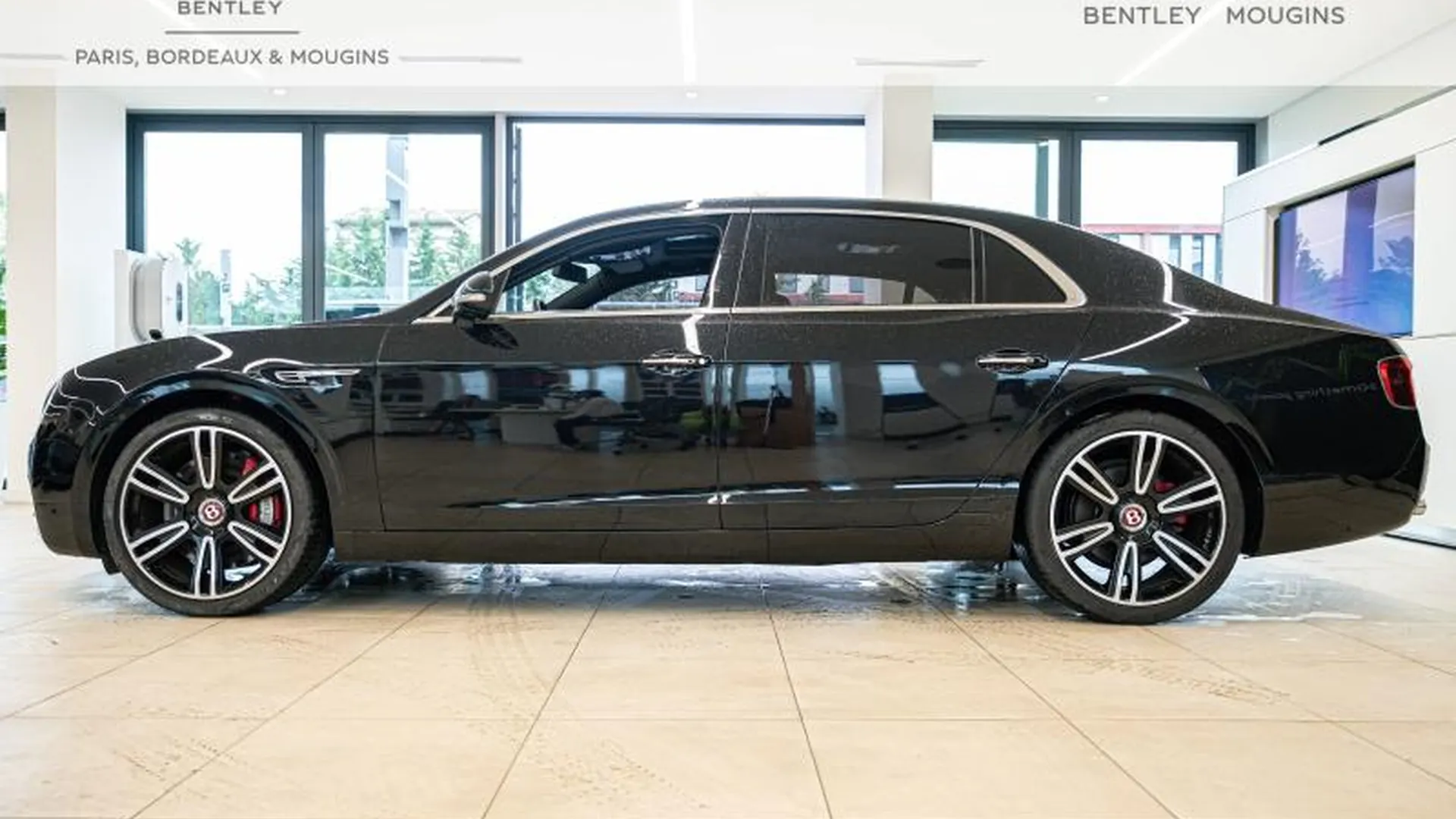 Bentley Flying Spur — photo 2