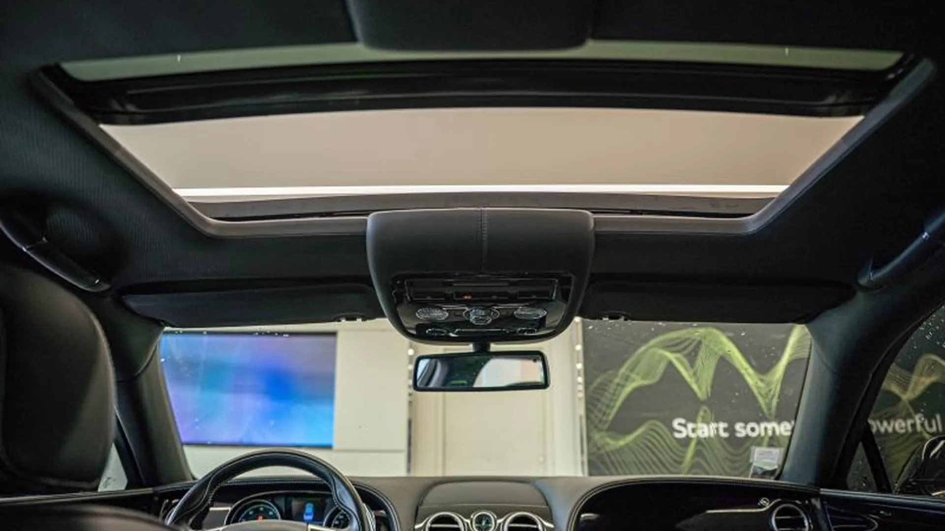 Bentley Flying Spur — photo 24