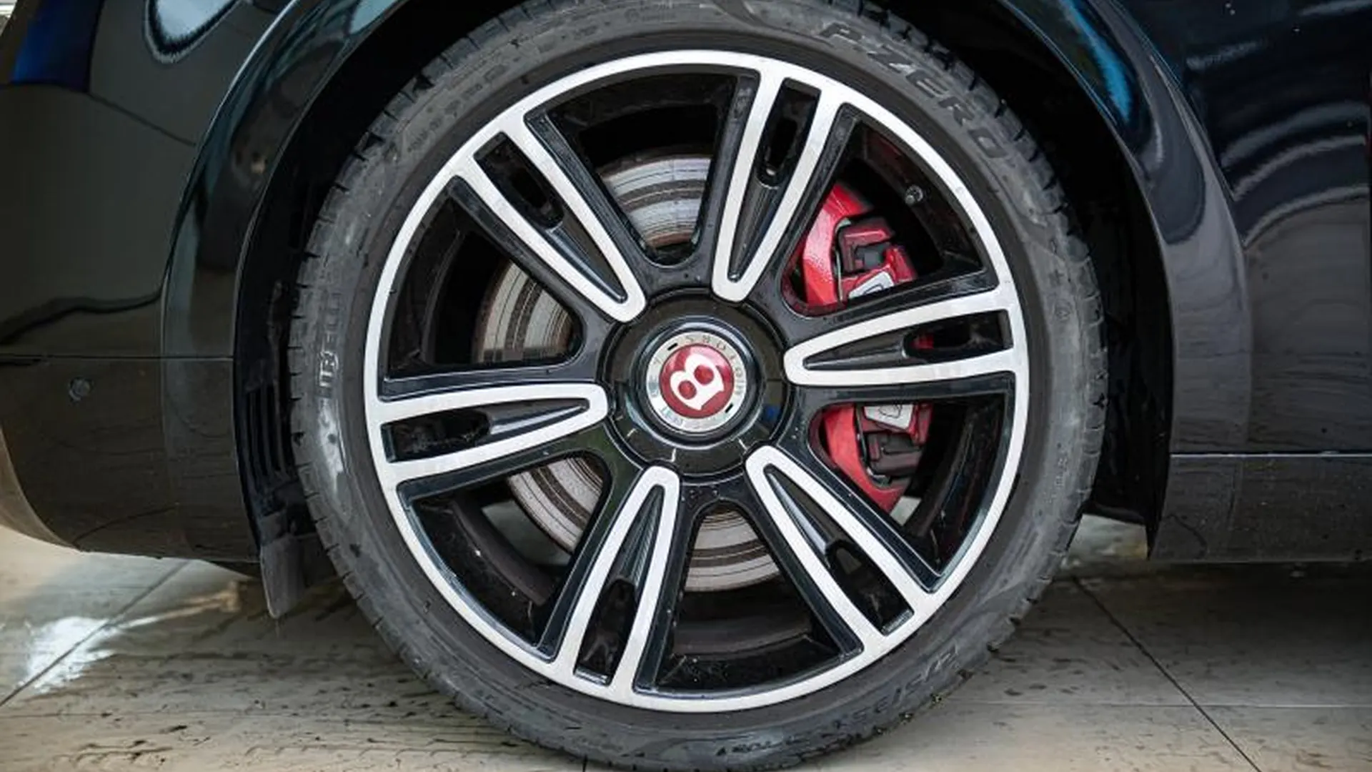 Bentley Flying Spur — photo 13