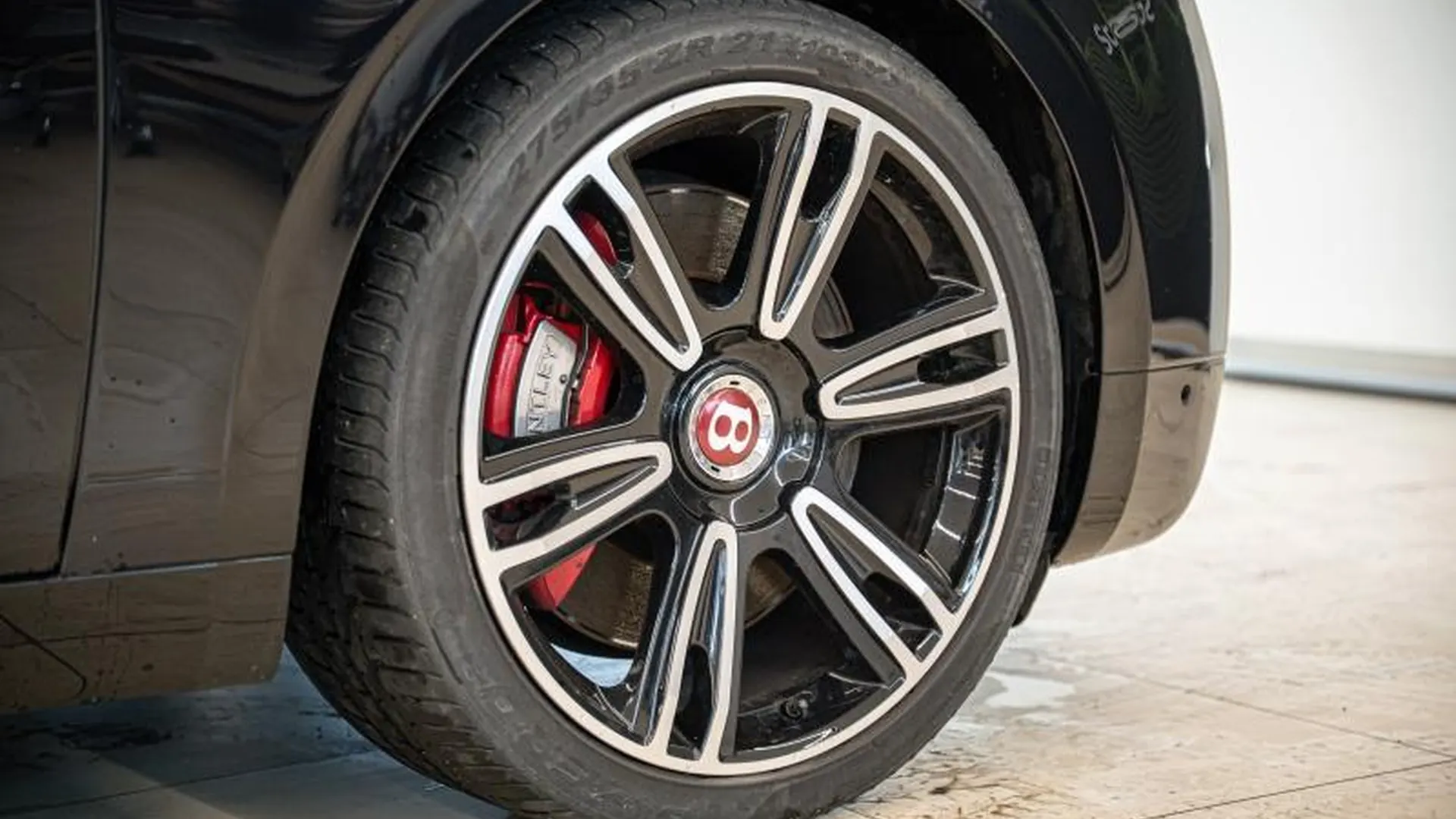 Bentley Flying Spur — photo 11