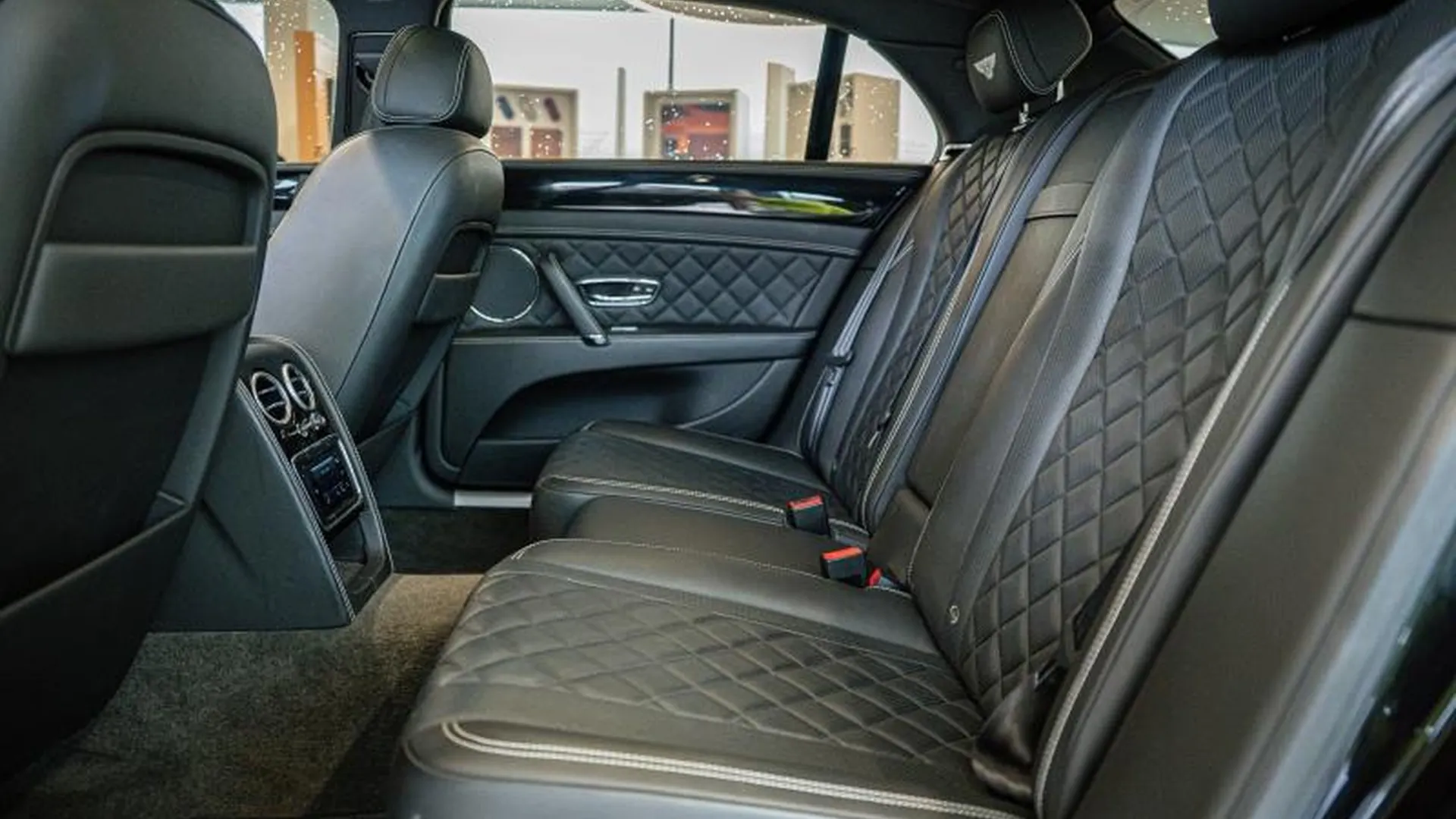Bentley Flying Spur — photo 23