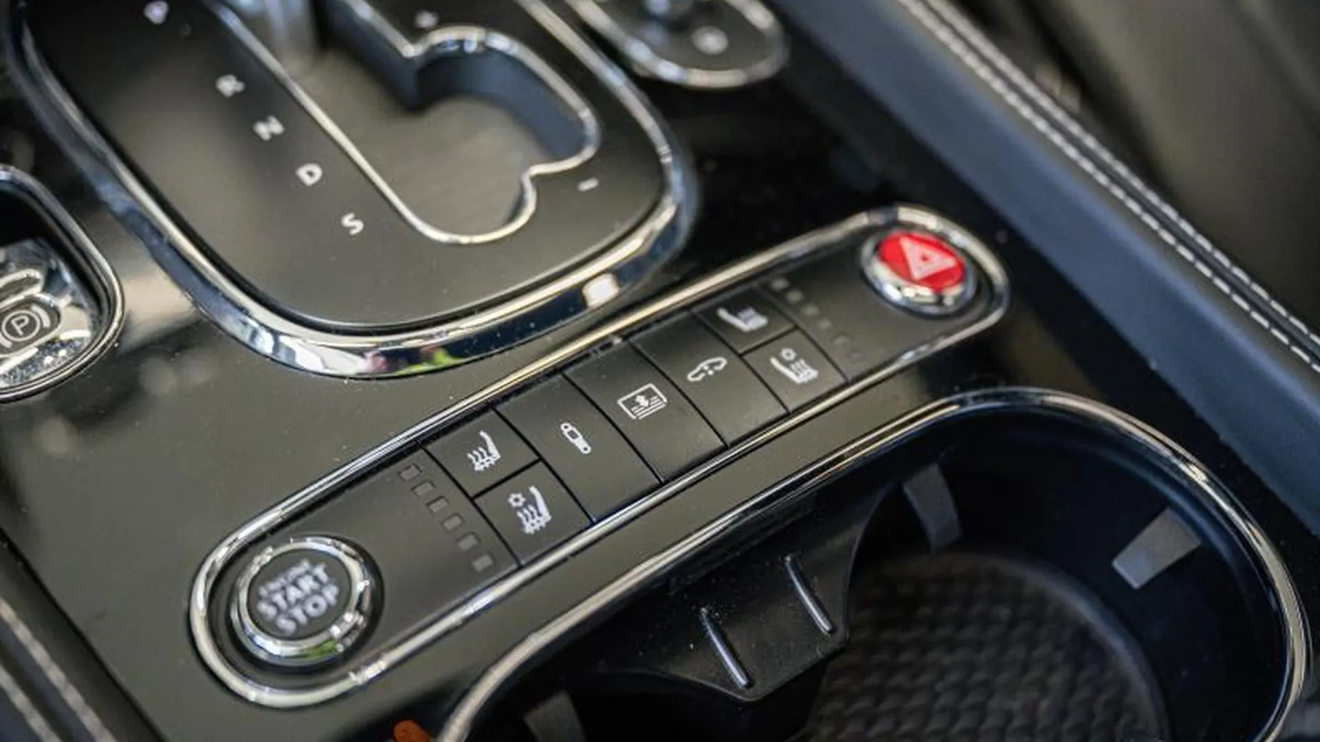 Bentley Flying Spur — photo 33