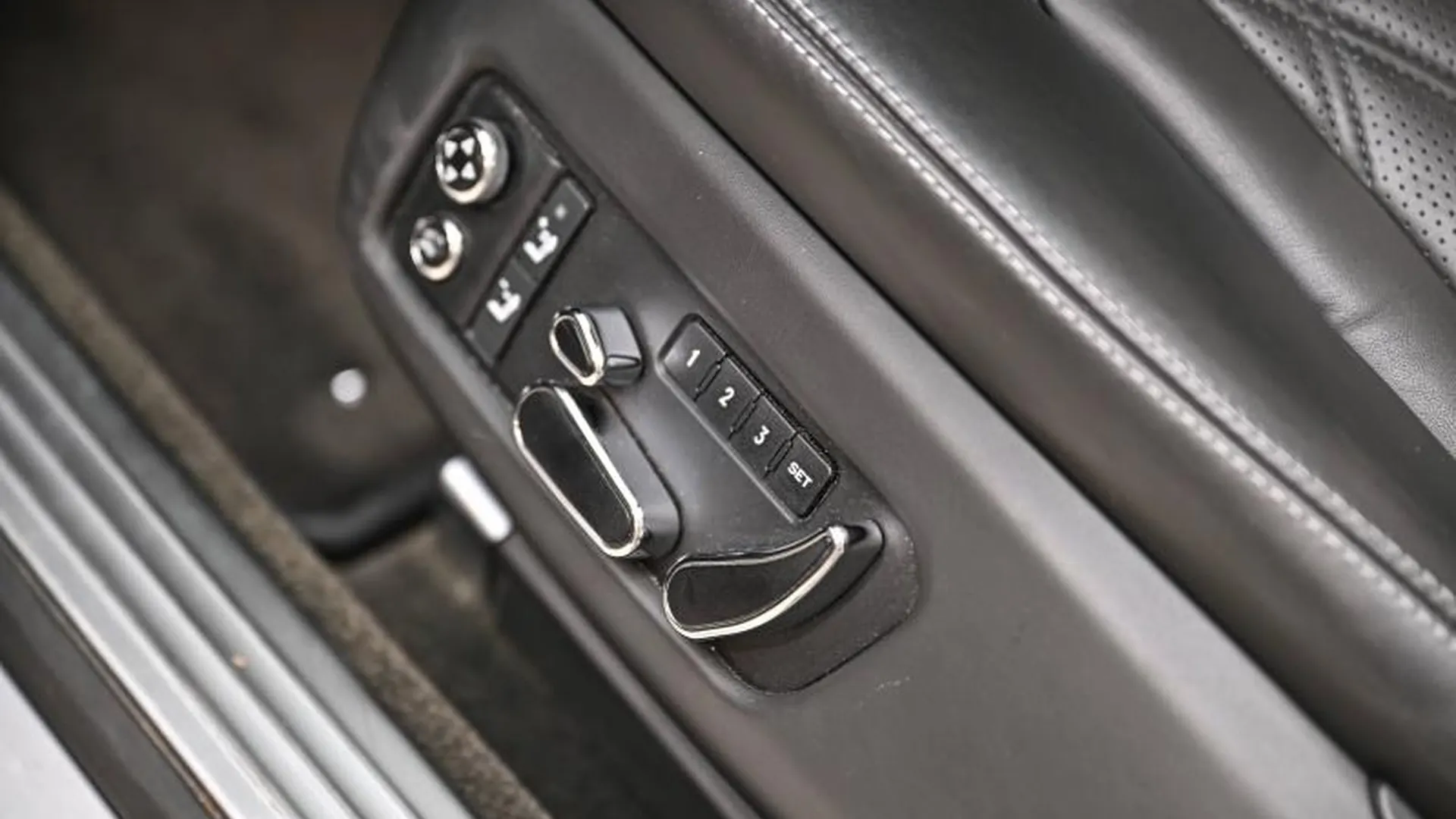 Bentley Continental GTC — photo 23