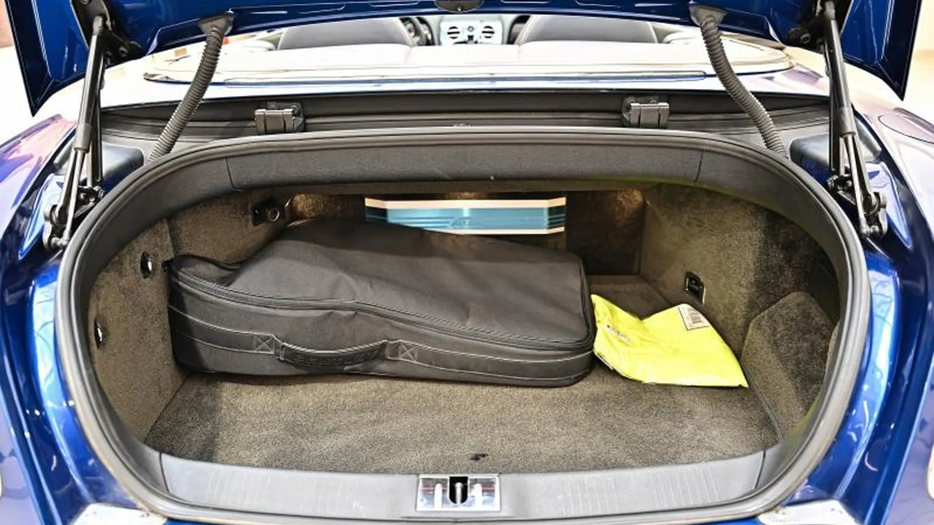 Bentley Continental GTC — photo 39