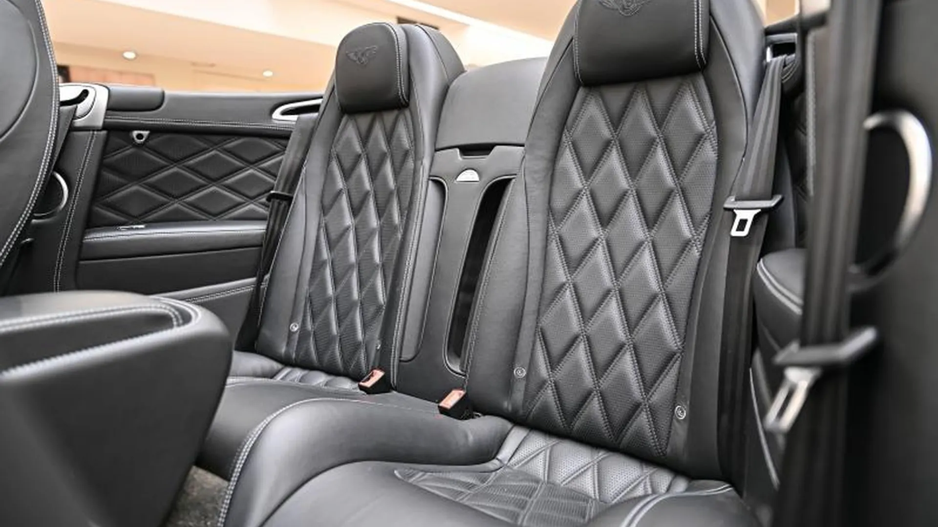 Bentley Continental GTC — photo 22
