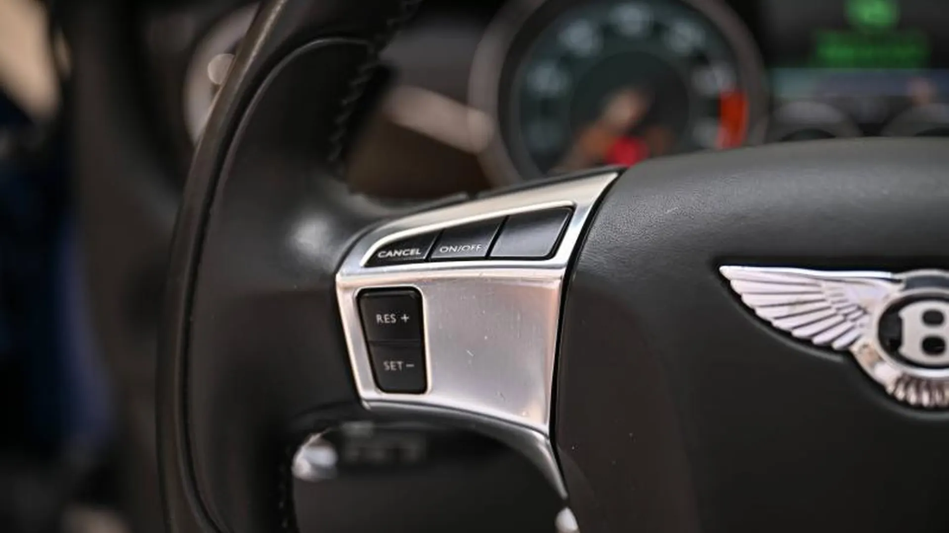 Bentley Continental GTC — photo 27