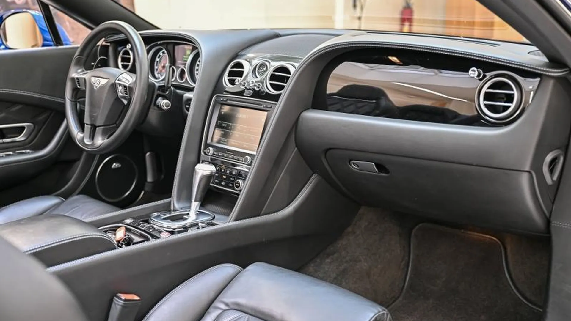 Bentley Continental GTC — photo 13