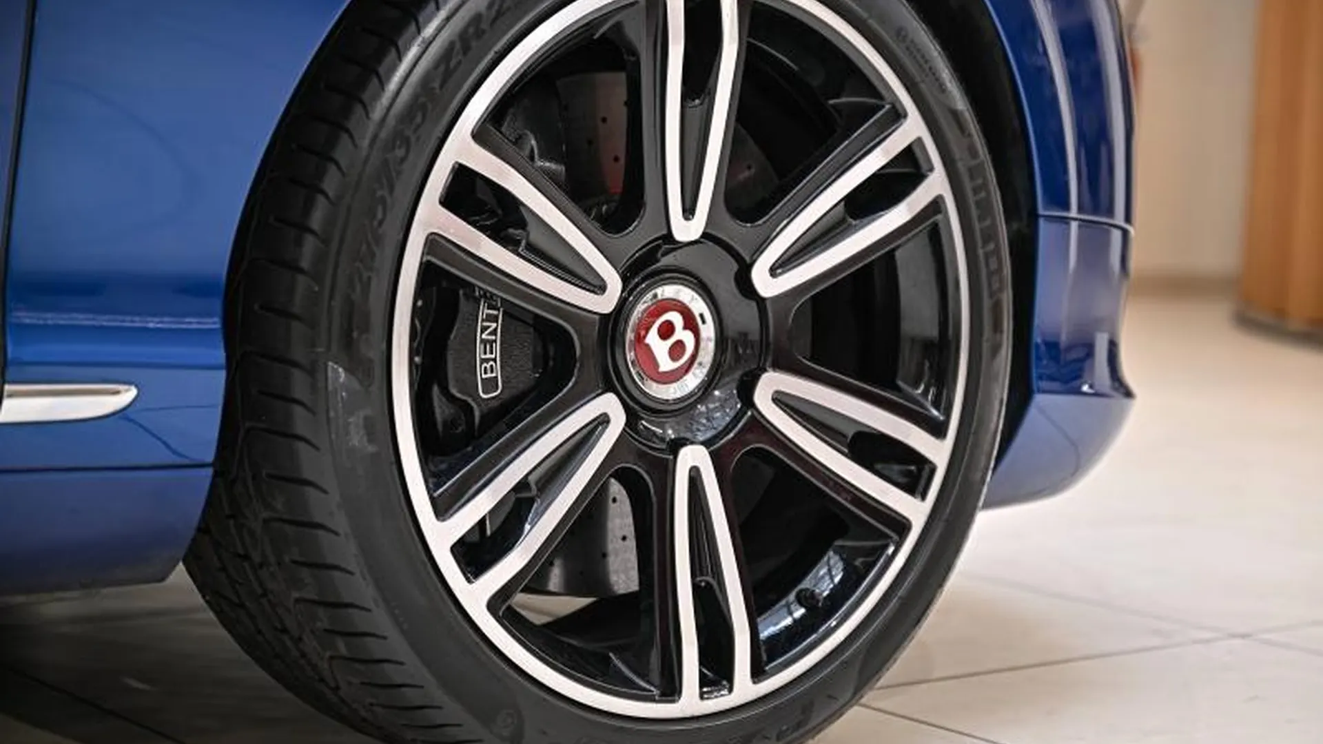 Bentley Continental GTC — photo 12