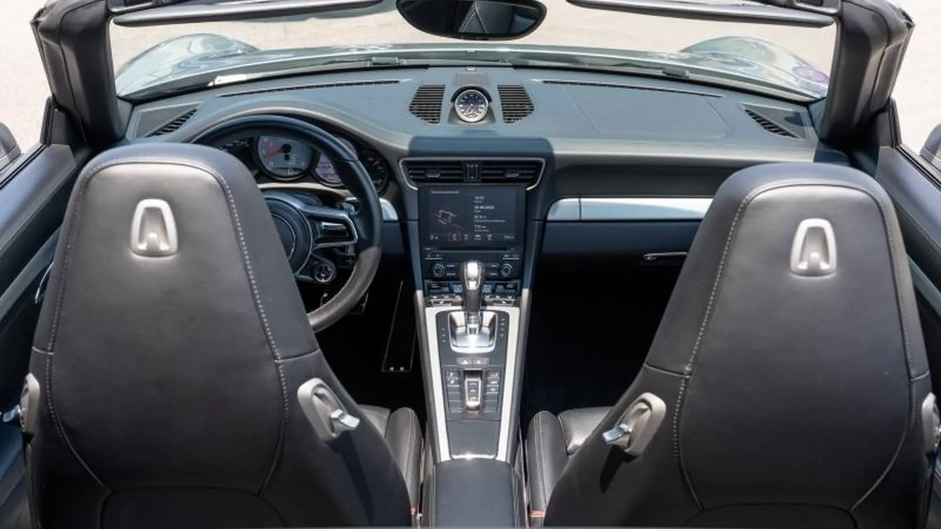 Porsche 991 — photo 18