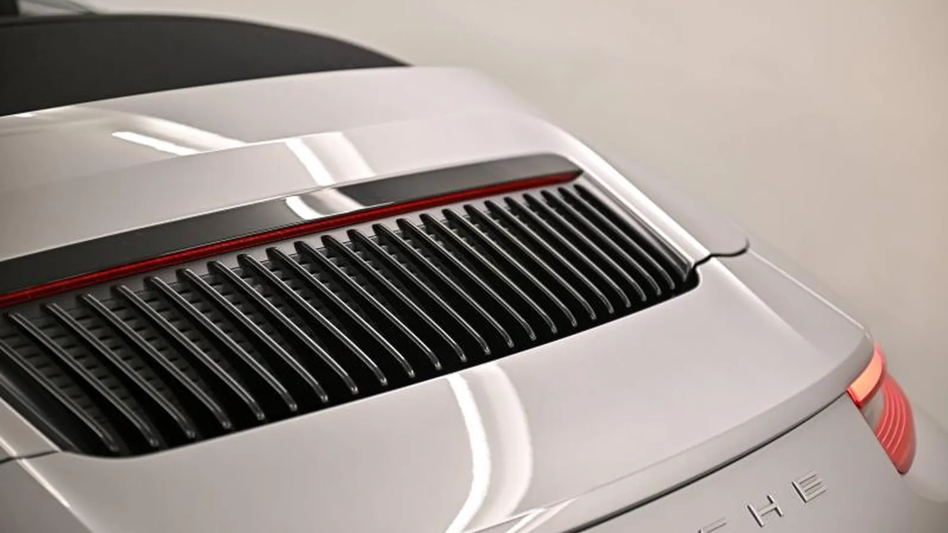 Porsche 911 Cabriolet — photo 10