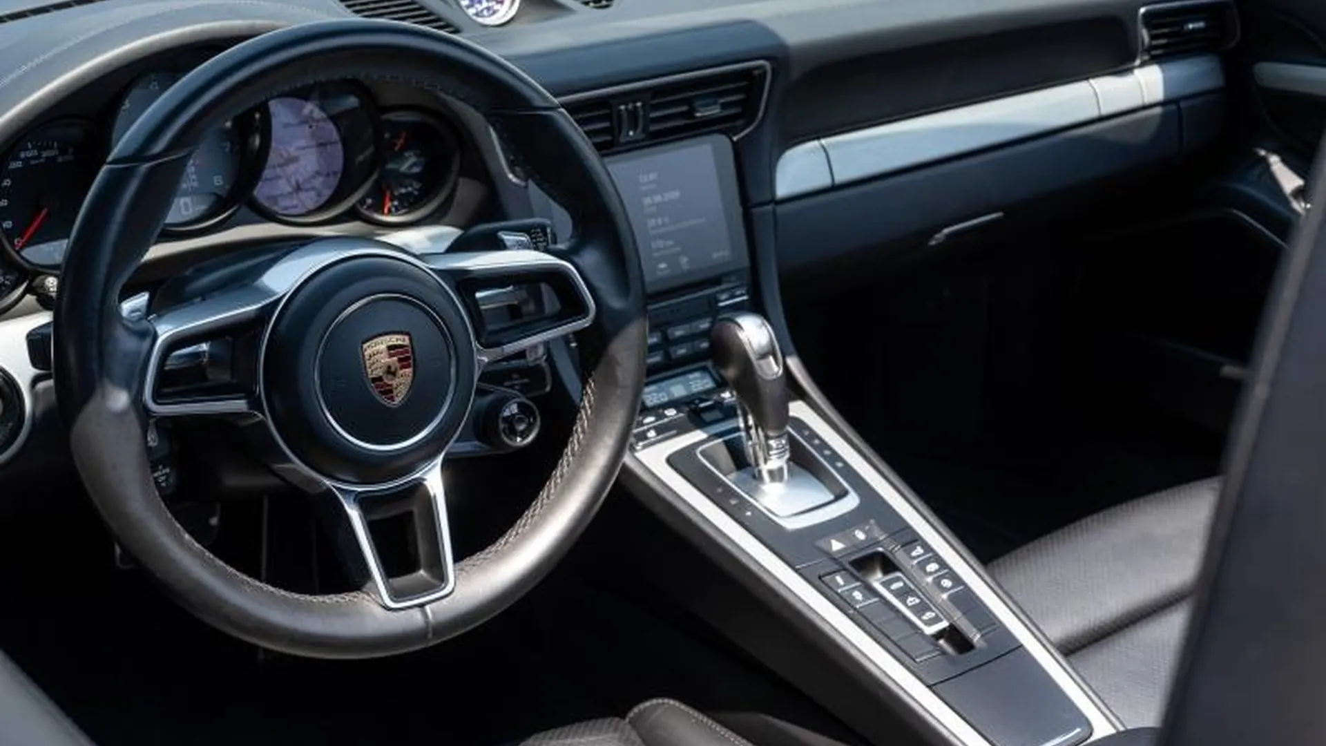 Porsche 991 — photo 17