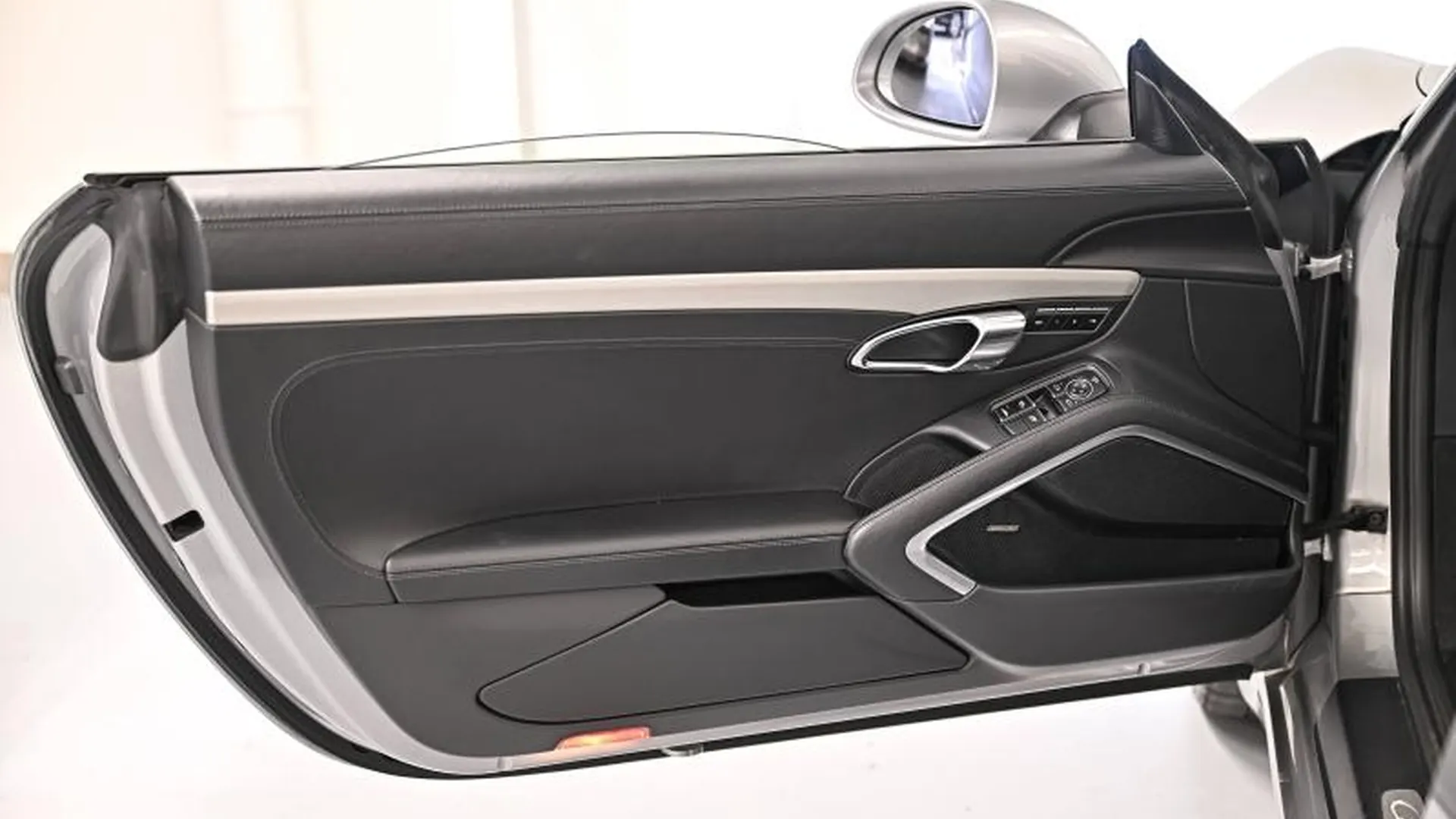 Porsche 911 Cabriolet — photo 23