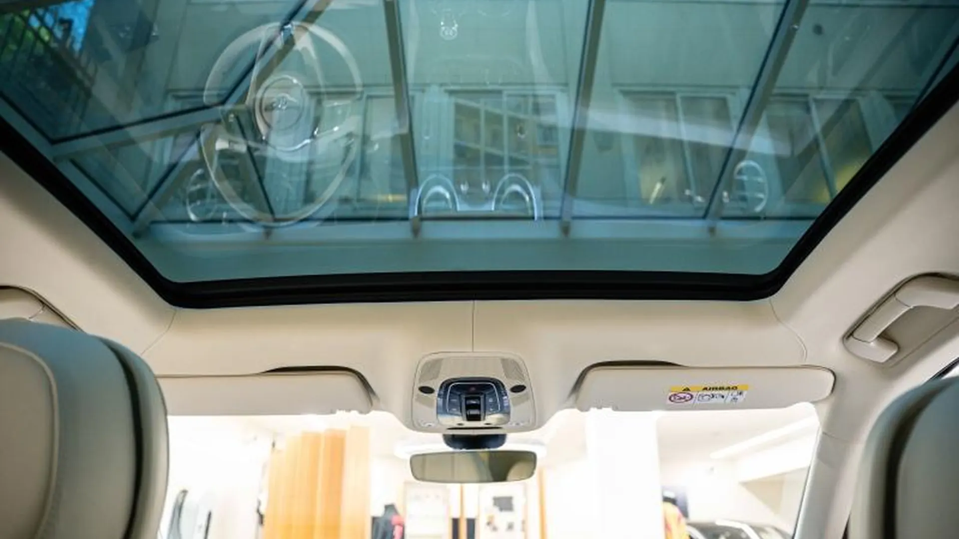 Bentley Bentayga — photo 22