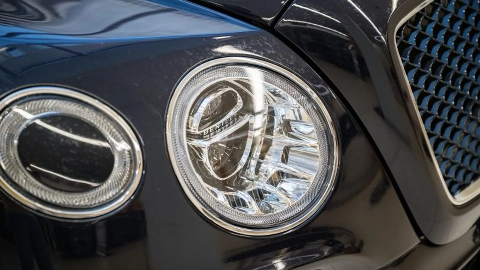 Bentley Bentayga — photo 9