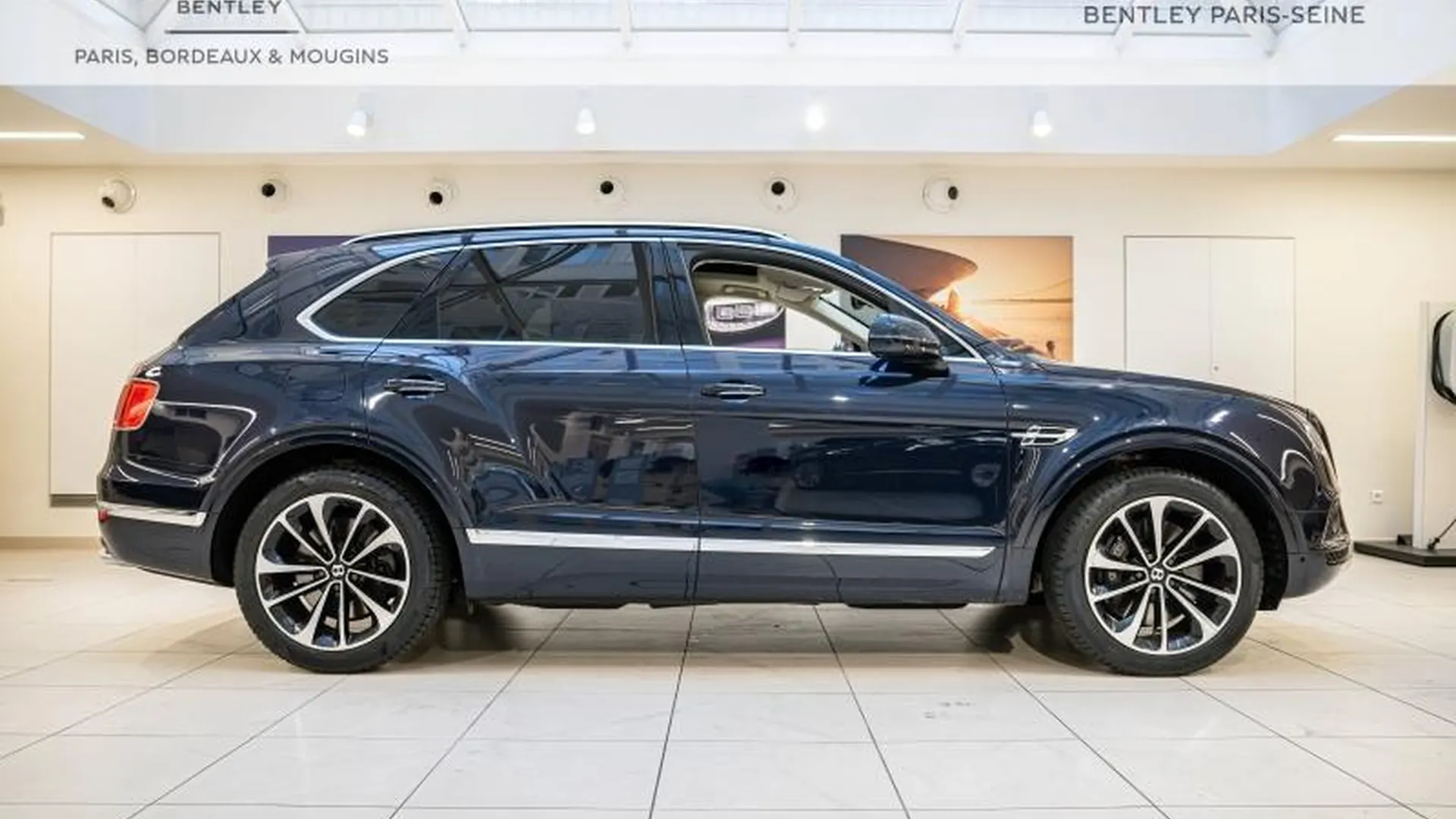 Bentley Bentayga — photo 2