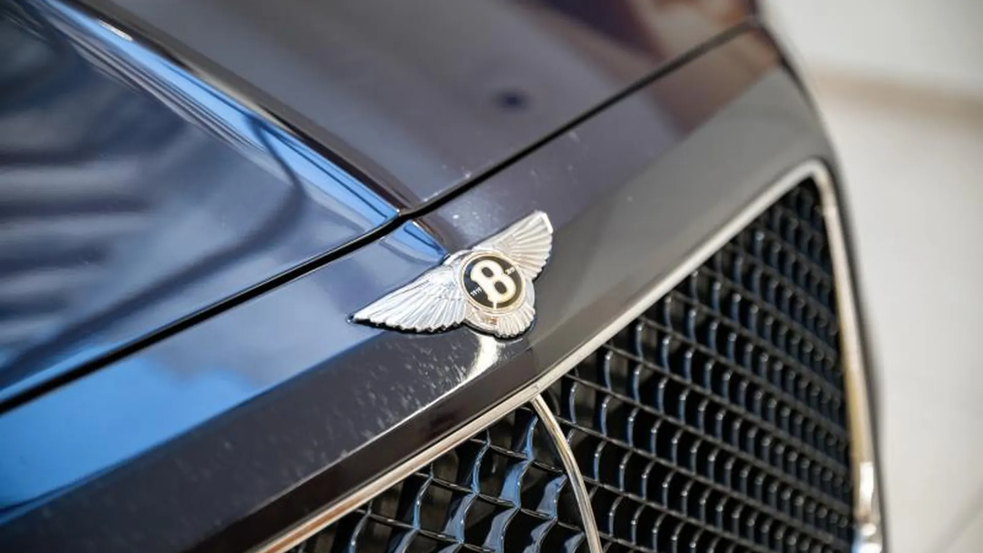 Bentley Bentayga — photo 10