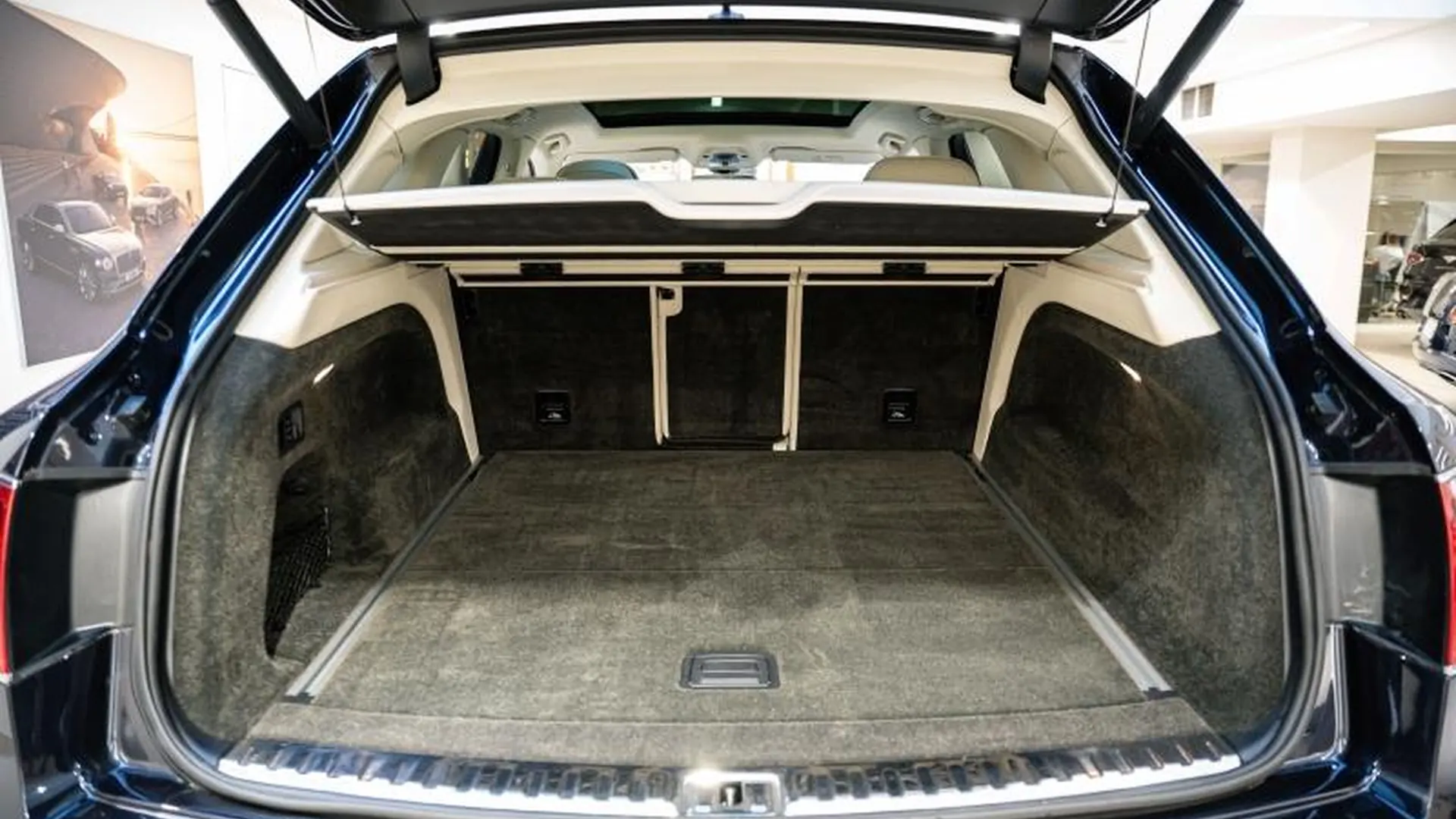 Bentley Bentayga — photo 15