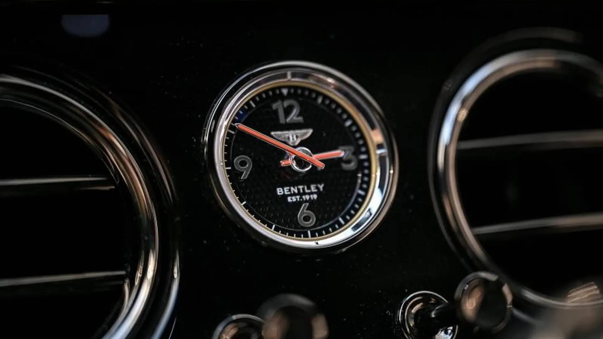Bentley Continental — photo 40